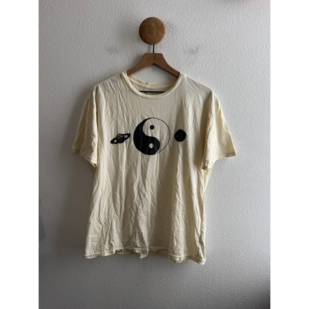 Mollusk Surf Shop Mens Yin Yang Planet Graphic Tshirt Size Medium Made in USA